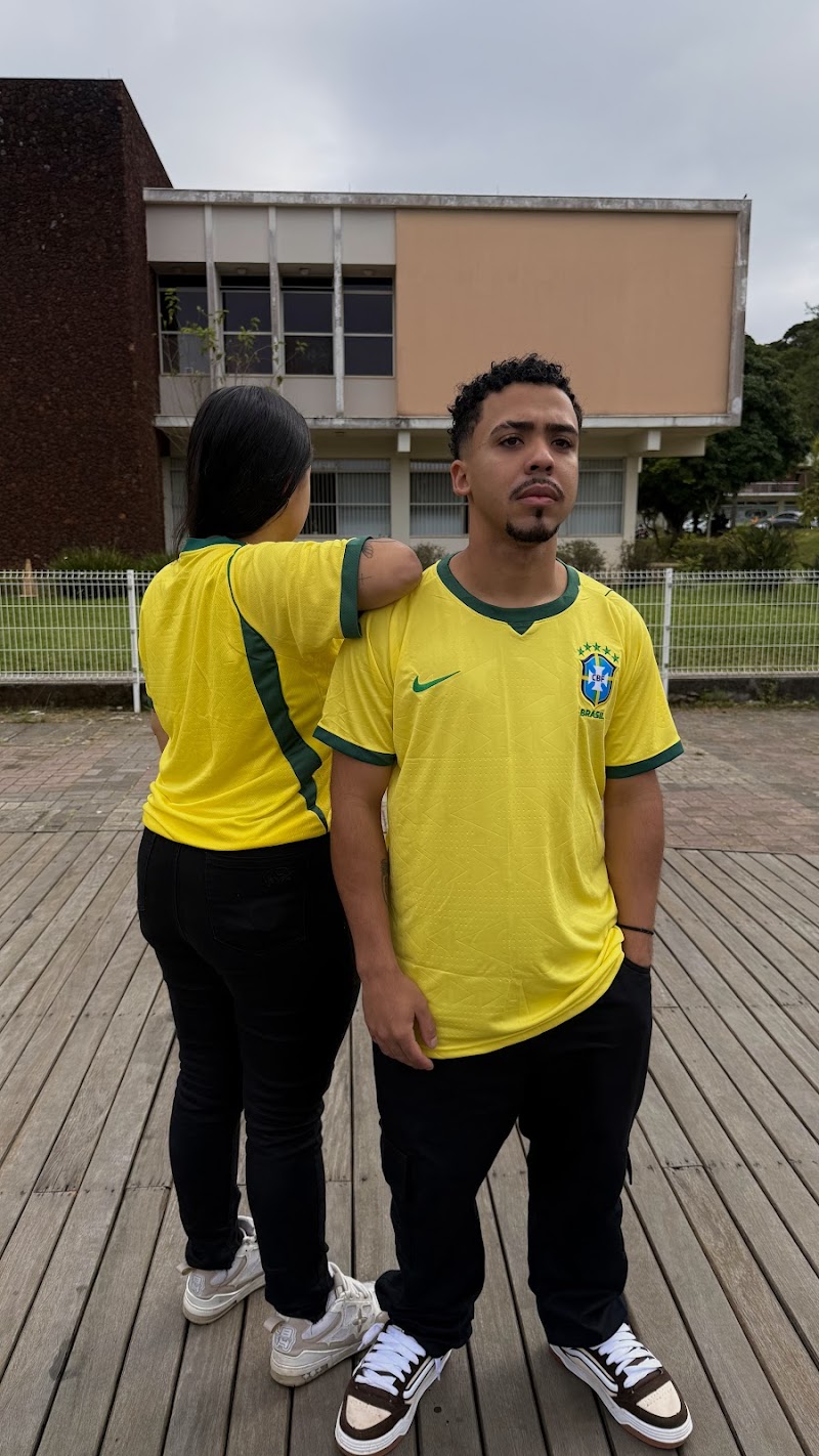 Linha feminina autoral